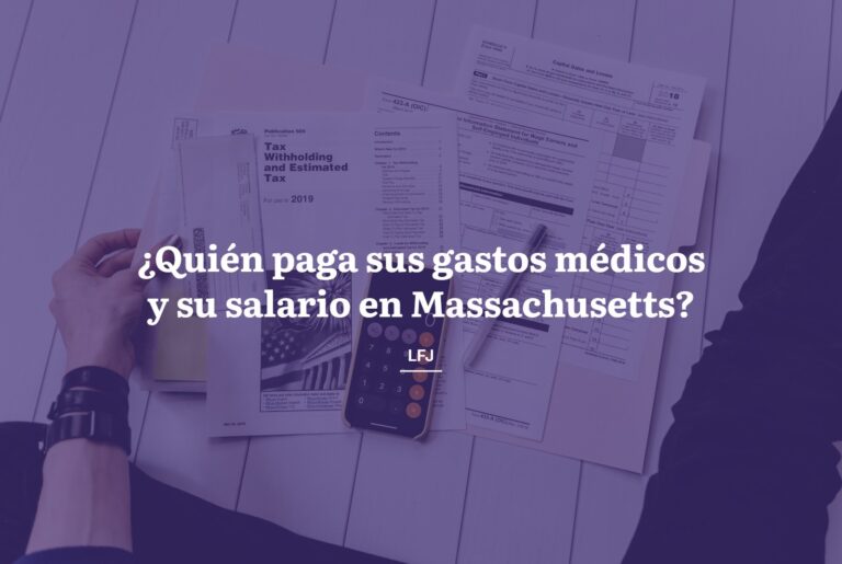 Documentos, facturas y calculadora sobre una mesa